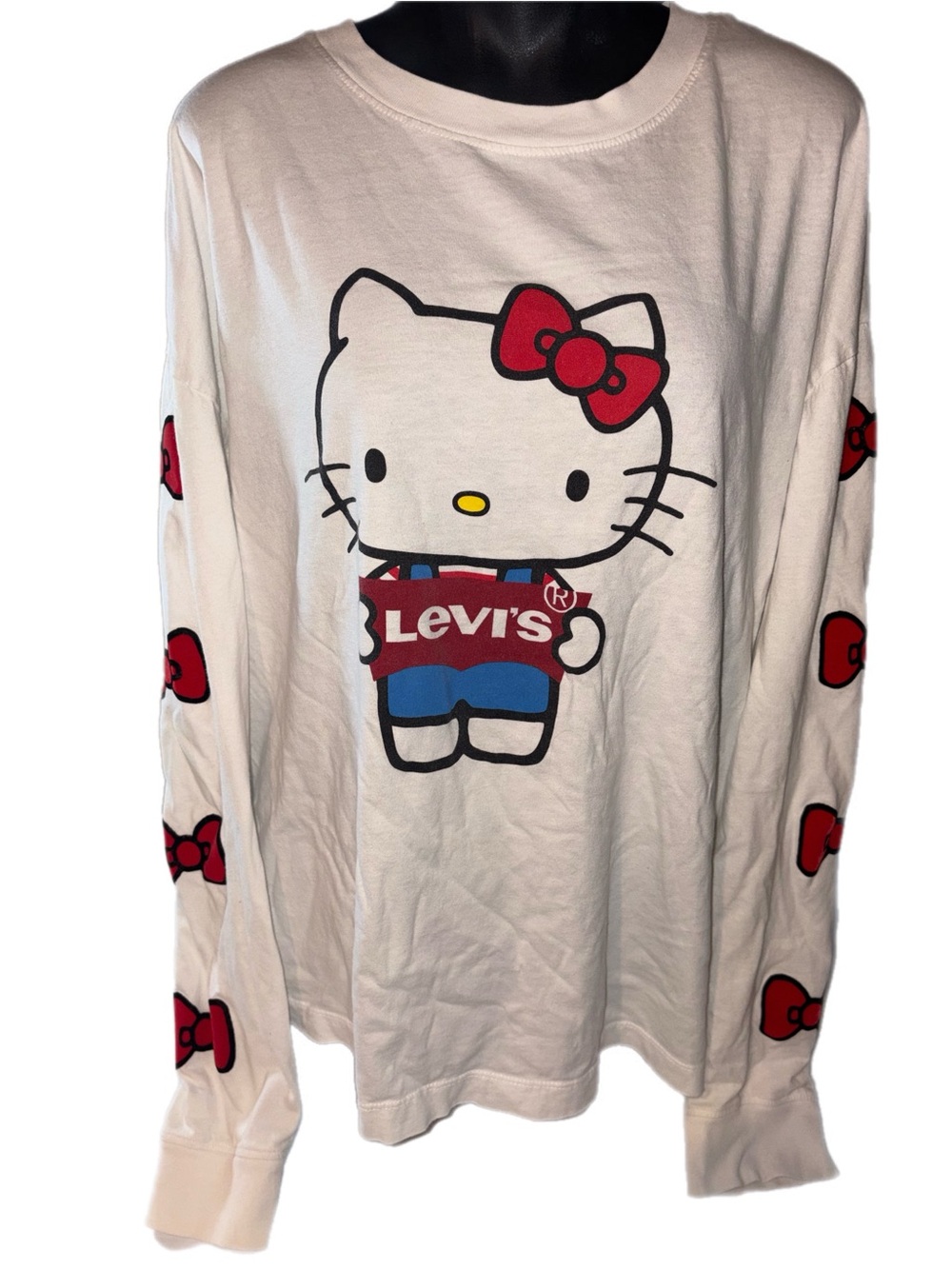 Levi’s® x Hello Kitty® Graphic Oversize Long Sleeve Tee (2019 limited-edition)